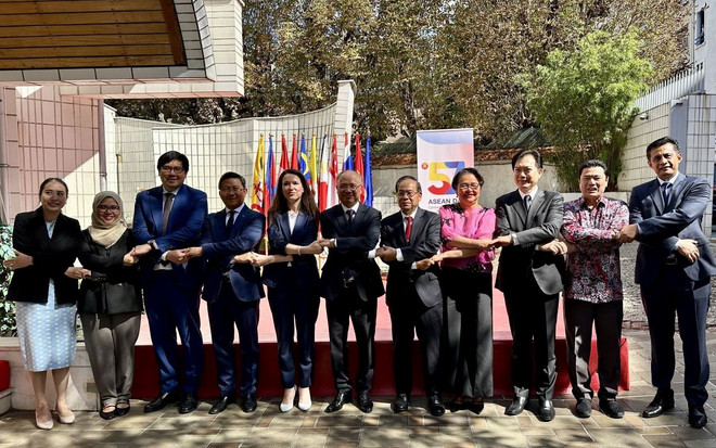 ttxvn_57_nam_ngay_thanh_lap_asean_tai_phap_0908-4.jpg