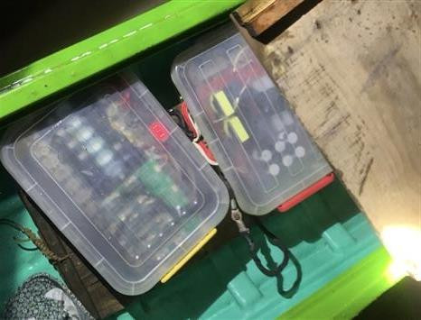 Liên tiếp xử lý người dân dùng kích điện bắt cá trên sông Đà ảnh 1