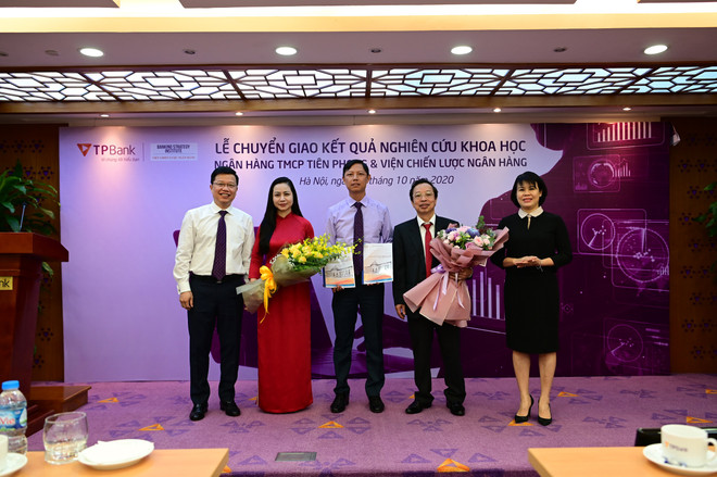 TPBank sẽ áp dụng kết quả nghiên cứu của Viện Chiến lược Ngân hàng ảnh 1