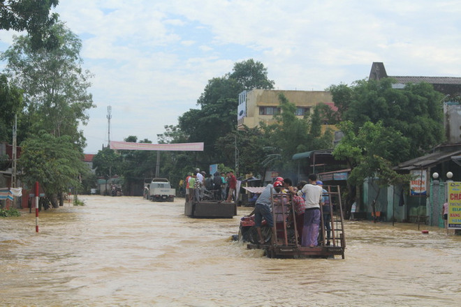 Các địa phương nỗ lực khắc phục hậu quả nặng nề của đợt mưa lũ ảnh 3