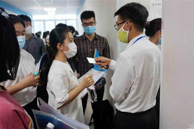 Kỳ thi Đánh giá năng lực ĐHQG TP.HCM: Cẩn trọng khi luyện thi qua mạng ảnh 2