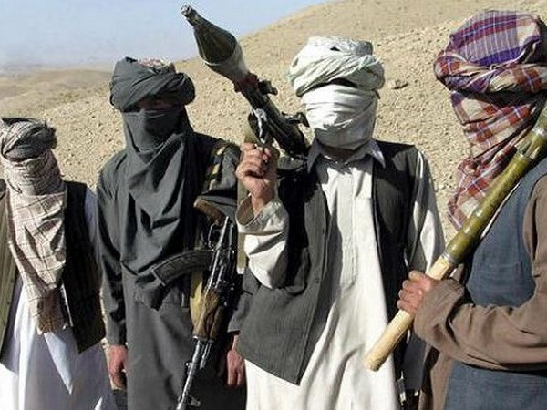 Ít nhất 37 người tử vong trong vụ tấn công sân bay Kandahar ảnh 1