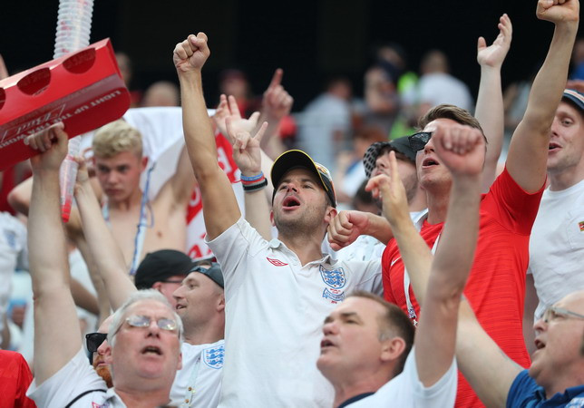 Anh có thể bị FIFA phạt nếu cổ động viên "đưa" Brexit vào sân ảnh 1