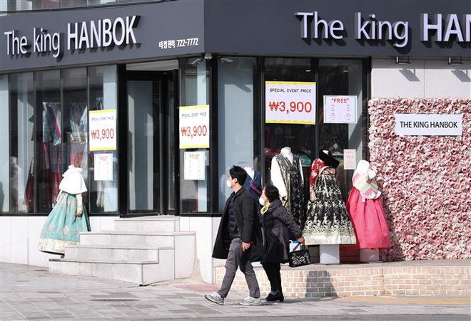 Các công ty lớn của Hàn Quốc nối lại hoạt động trong tuần này ảnh 1