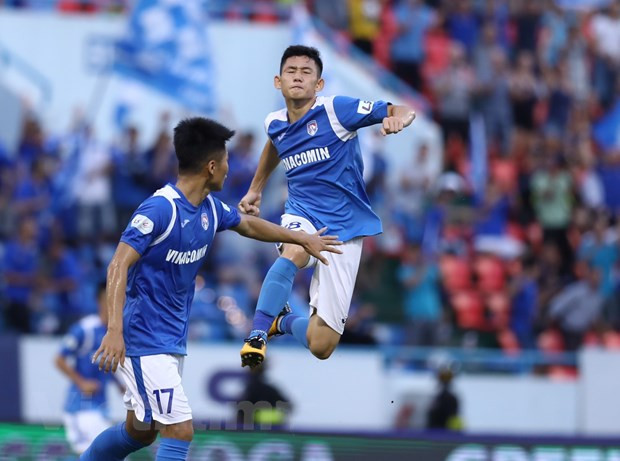 Đội Quảng Ninh vẫn sẽ được duy trì để tham dự V-League mùa tới (Ảnh: PV/Vietnam+) Bầu 'Hùng' tiếp tục nuôi đội bóng Than Quảng Ninh thi đấu ở V-League ảnh 1