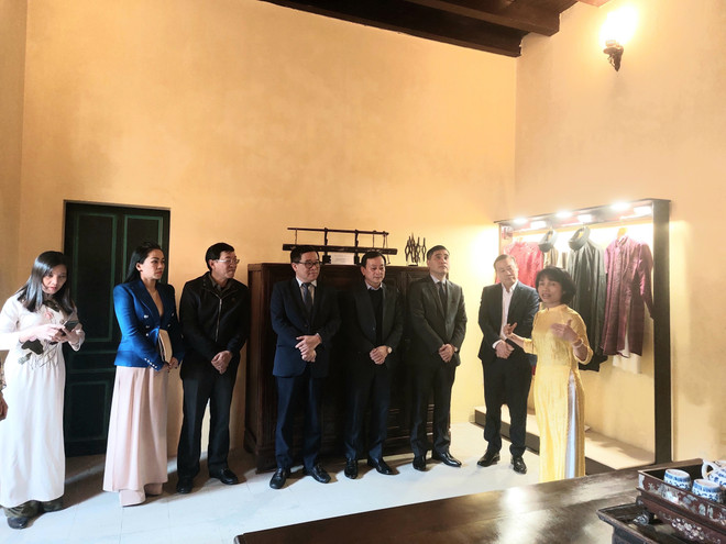 Trưng bày các hiện vật quý nơi Bác Hồ viết Lời kêu gọi kháng chiến ảnh 1