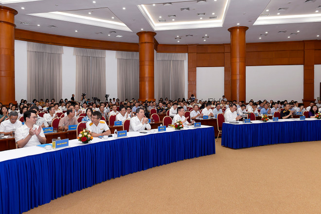 Ngành tiếp tục nghiên cứu, đề xuất các giải pháp phù hợp để hỗ trợ tháo gỡ khó khăn cho doanh nghiệp và người dân, thúc đẩy phục hồi và phát triển kinh tế-xã hội. (Ảnh: Vietnam+) a Toan canh.jpg