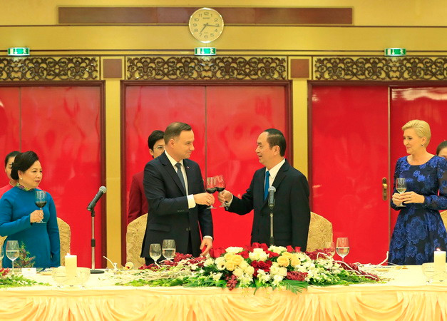 Chủ tịch nước chủ trì Quốc yến chào mừng Tổng thống Ba Lan ảnh 1