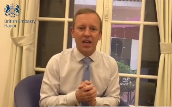 Đại sứ Anh cảm ơn y bác sỹ và Chính phủ VN hỗ trợ chống dịch COVID-19 ảnh 1