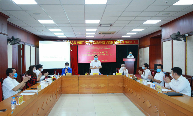 Giao lưu trực tuyến với chủ đề "Người là niềm tin tất thắng" ảnh 2