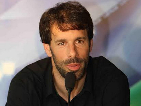 Van Nistelrooy: Moyes là lựa chọn đúng đắn cho M.U ảnh 2