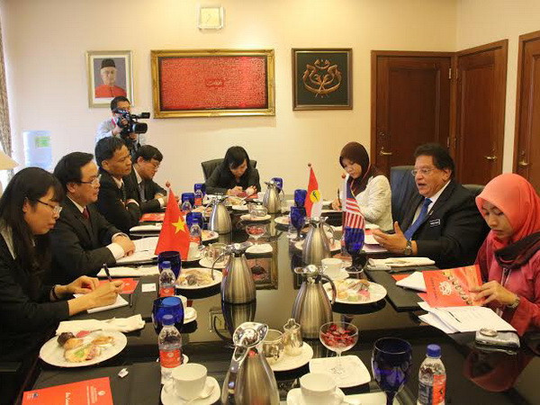 Đoàn Ban Đối Ngoại Trung ương Đảng thăm Malaysia ảnh 1