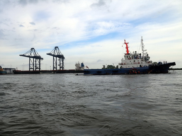 Cứu hộ tàu hàng nước ngoài mắc cạn trên luồng Vũng Tàu-Thị Vải ảnh 1