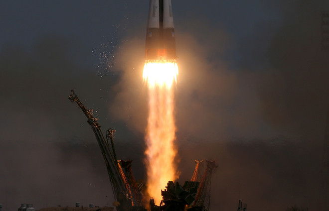 (Nguồn: TASS) Nga phóng số vệ tinh cao kỷ lục lên quỹ đạo bằng tên lửa đẩy Soyuz ảnh 1