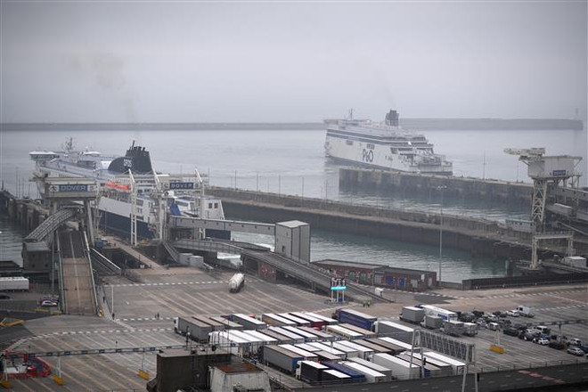 Cầu cảng Dover, miền Nam nước Anh ngày 12/7/2020. (Ảnh: AFP/TTXVN) OECD hối thúc Anh nhanh chóng đạt được thỏa thuận với EU ảnh 1