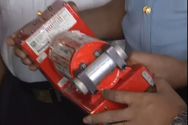 [Photo] Hộp đen máy bay gặp nạn CASA-212 vẫn gần như nguyên vẹn ảnh 1