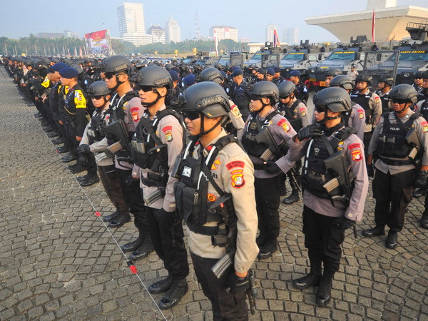 Cảnh sát Indonesia triển khai tại Jakarta, ngày 6/6. (Nguồn: THX/TTXVN) "Lỗ hổng" trong cuộc chiến chống khủng bố của Indonesia ảnh 1