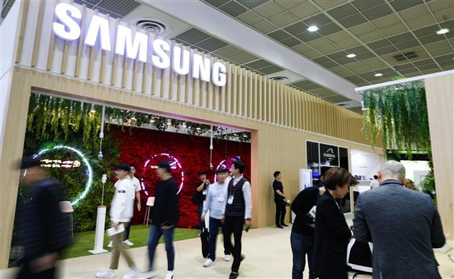 Gian hàng của Samsung tại Triển lãm điện tử Hàn Quốc ở Seoul ngày 8/10/2019. (Ảnh: Yonhap/ TTXVN) Giá trị đầu tư của 30 tập đoàn hàng đầu Hàn Quốc giảm 17% ảnh 1