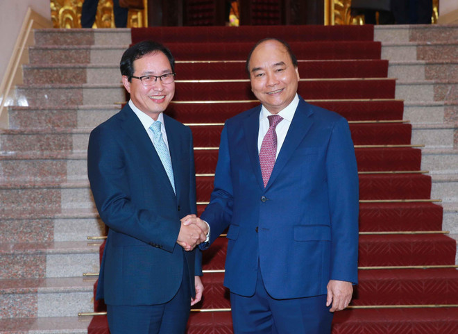 Thủ tướng Nguyễn Xuân Phúc tiếp Tổng Giám đốc Tổ hợp Samsung Việt Nam ảnh 1