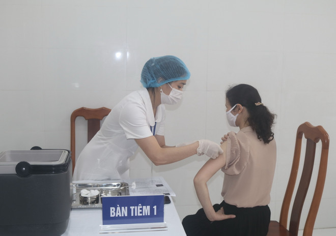 Các địa phương khẩn trương triển khai tiêm vaccine phòng dịch COVID-19 ảnh 1