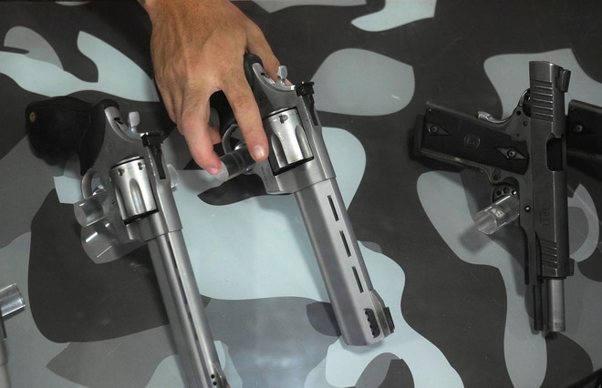 Tổng thống Brazil thu hồi sắc lệnh nới lỏng kiểm soát vũ khí ảnh 1