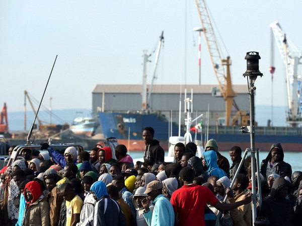 Anh: Số người nhập cư tăng lên mức cao nhất trong vòng 9 năm ảnh 1