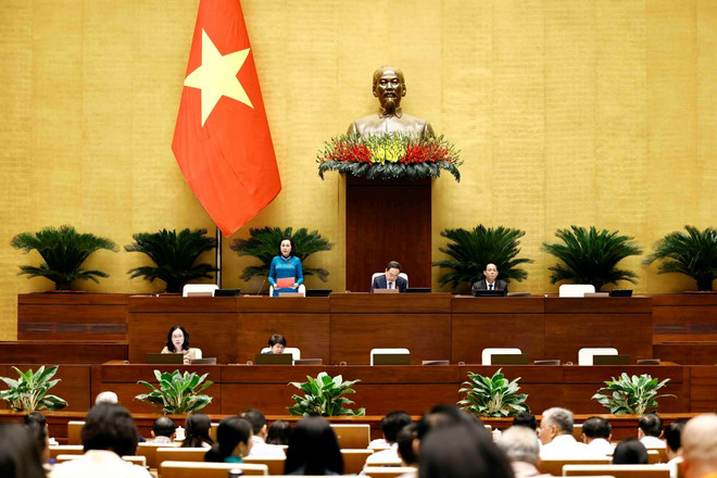 ttxvn_quoc_hoi_thao_luan_ve_luat_cong_doan_sua_doi_2410-2.jpg