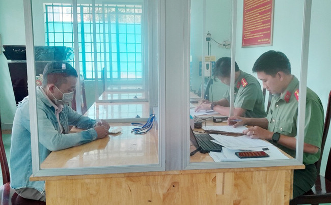 Bị phạt 30 triệu đồng vì đăng thông tin xuyên tạc trên mạng xã hội ảnh 1