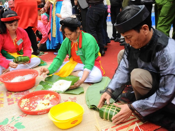 Thi bánh chưng bánh giày - dấu ấn của Lễ hội Côn Sơn Kiếp Bạc ảnh 1