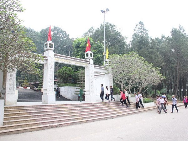 Lễ giỗ 10 nữ liệt sỹ thanh niên xung phong Ngã ba Đồng Lộc ảnh 1