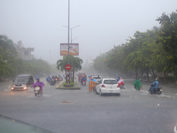 Đêm 12/10 Bắc Bộ thời tiết mát mẻ, Trung Bộ chuyển mưa ảnh 1