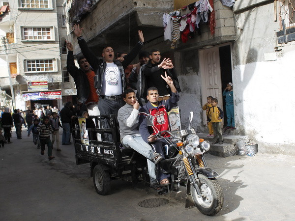 Israel bắt đầu phóng thích nhiều tù nhân Palestine ảnh 1