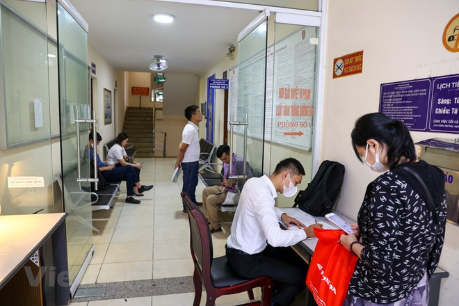 Kịp thời hướng dẫn người dân khi đổi biển số xe theo định danh cá nhân ảnh 1