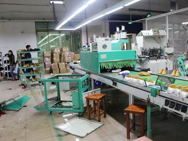 Một nạn nhân đã tử vong sau vụ nổ tại Công ty giày da Sao Vàng ảnh 1