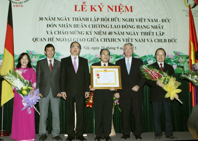 Hội hữu nghị Việt Nam-Đức đón Huân chương Lao động hạng Nhất ảnh 1