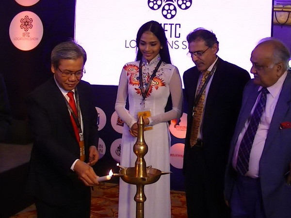 Việt Nam có nhiều điểm đẹp để các nhà làm phim Bollywood bấm máy ảnh 2