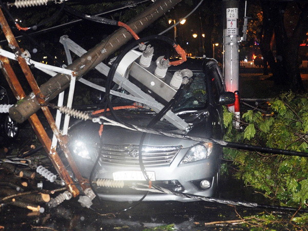 Hướng dẫn người dân bảo đảm an toàn điện khi mưa lớn tại TP.HCM ảnh 1