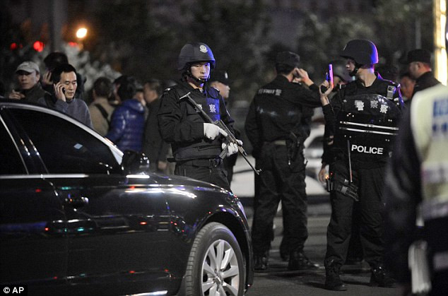 Chùm ảnh vụ thảm sát đẫm máu tại nhà ga ở Trung Quốc ảnh 8