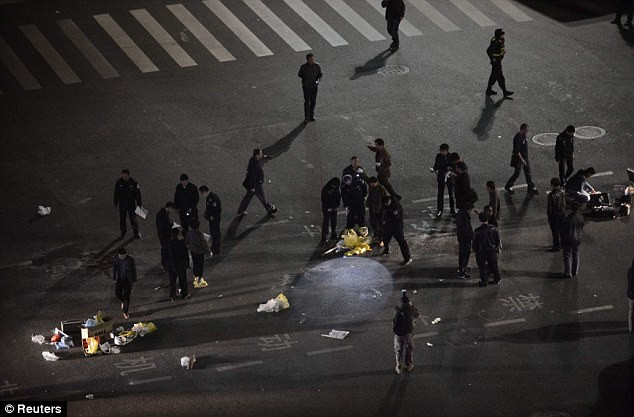 Chùm ảnh vụ thảm sát đẫm máu tại nhà ga ở Trung Quốc ảnh 5