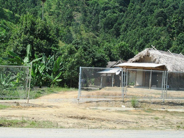 Còn 179 hàng rào chưa đóng trên đường cao tốc Nội Bài-Lào Cai ảnh 1