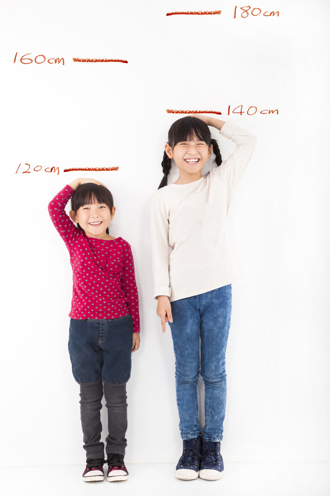 Lớp thể dục với bài tập liên hoàn phát triển chiều cao cho trẻ ảnh 1