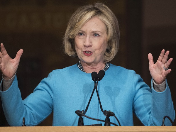 Bà Hillary Clinton sẵn sàng ra giải trình trước Quốc hội Mỹ ảnh 1