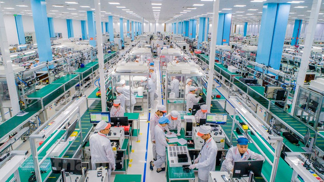 Trên thực tế, Kiểm toán Nhà nước đã yêu cầu nhiều cơ quan, doanh nghiệp phải trả lương kịp thời, đúng hạn cho người lao động để họ yên tâm làm việc. (Ảnh minh họa: Vietnam+) khoa_hoc_3.jpg