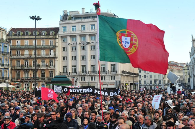 Tòa án Hiến pháp Bồ Đào Nha bác bỏ nhiều biện pháp khắc khổ ảnh 1