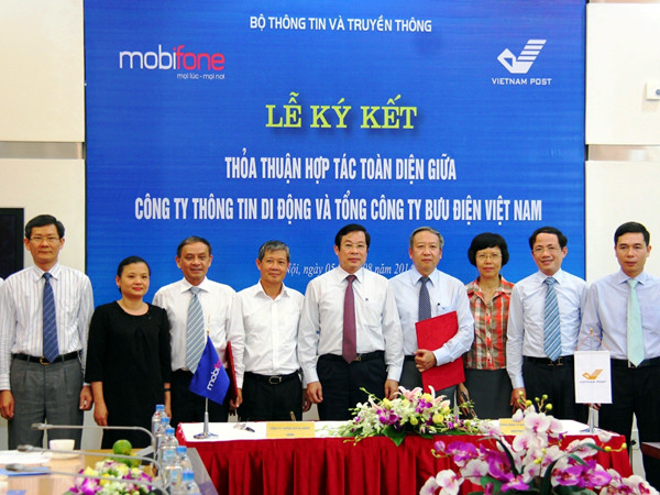 MobiFone hợp tác mở chuỗi cửa hàng bán thiết bị đầu cuối ảnh 1