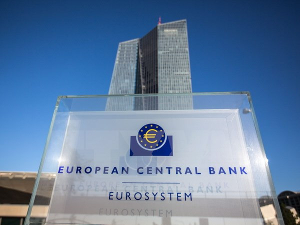 ECB lần đầu tiên đưa ra án phạt với Ngân hàng PTSB của Ireland ảnh 1