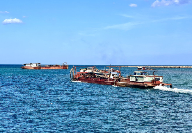 Quảng Trị: Cảng cá Cửa Tùng đã thông luồng sau thời gian bị bồi lấp ảnh 1