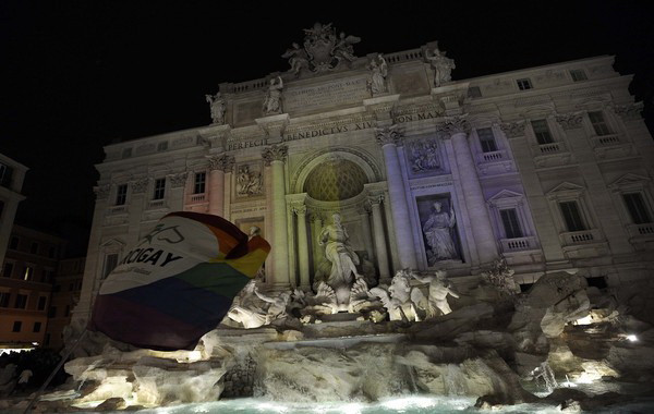 Italy thông qua đạo luật lịch sử về quyền của người đồng tính ảnh 1