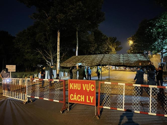 Cấp tốc thực hiện nhiều biện pháp phòng chống COVID-19 ảnh 1