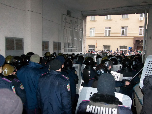 Ukraine mời LHQ cùng chống khủng bố ở miền Đông ảnh 1